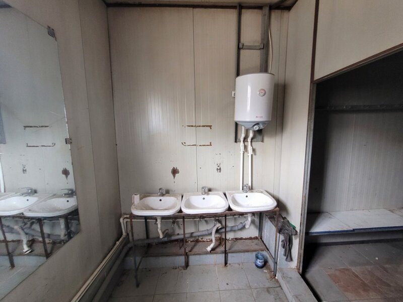 Baicului, spatiu depozitare, 3 eur/mp.