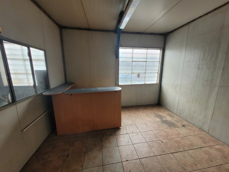 Baicului, spatiu depozitare, 3 eur/mp.