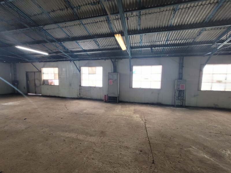 Baicului, spatiu depozitare, 3 eur/mp.