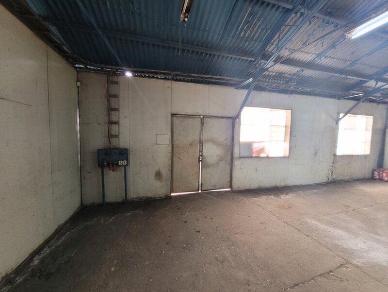 Baicului, spatiu depozitare, 3 eur/mp.